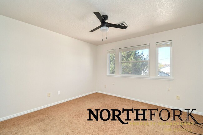 Building Photo - Fantastic Central Boise Home