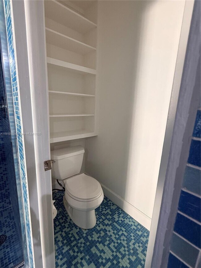 Building Photo - 15315 Loch Isle Dr W