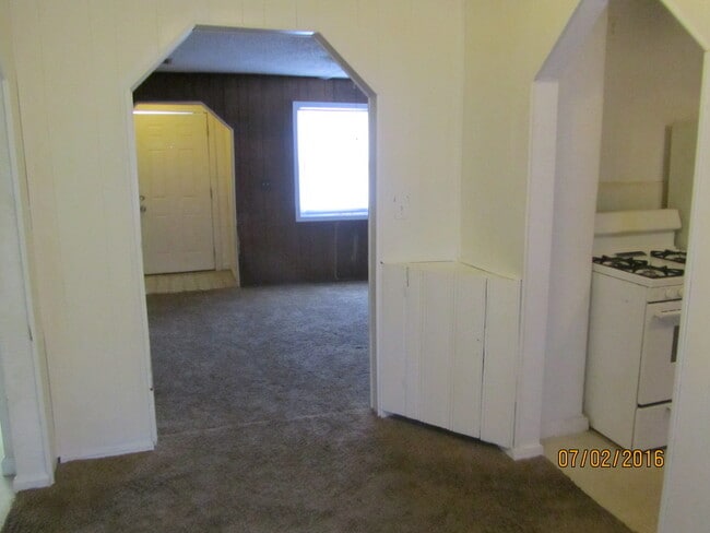 Building Photo - SW OKC Home For Rent - 2-bed 1-bath coming August 20th