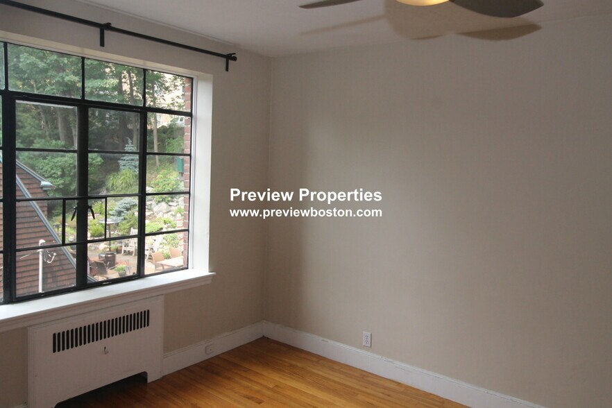 Building Photo - 97 Strathmore Rd