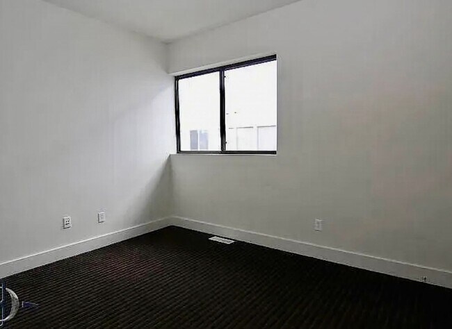 Building Photo - Beautiful home located just off of Cherry ...