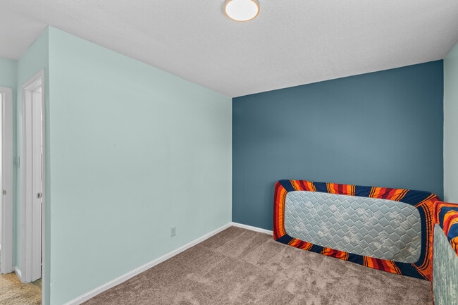 Building Photo - 1075 W Pueblo Dr