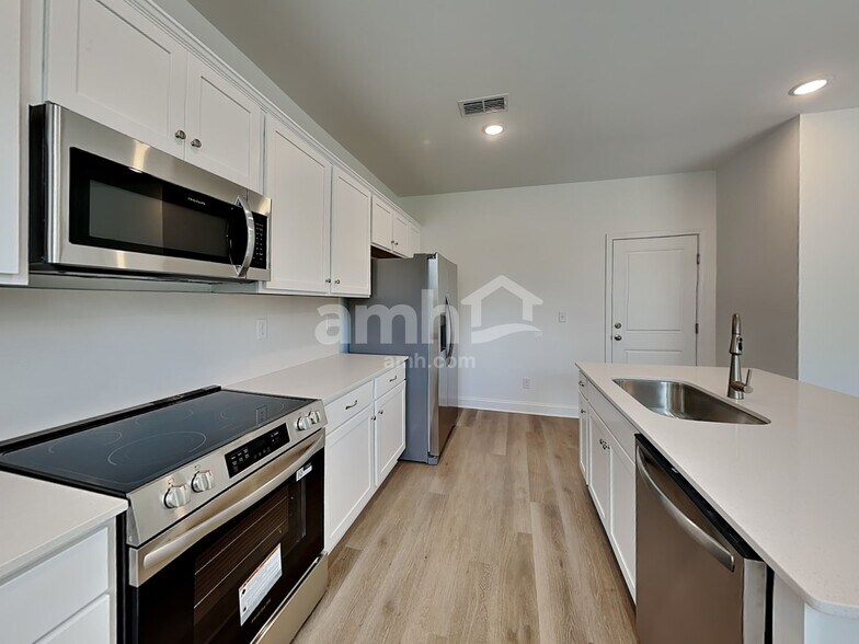 Building Photo - 1011 Bevington Dr