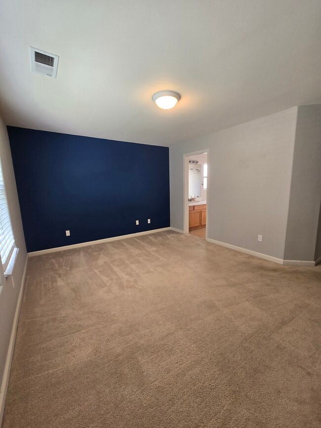Building Photo - 1404 Pin Oak Dr
