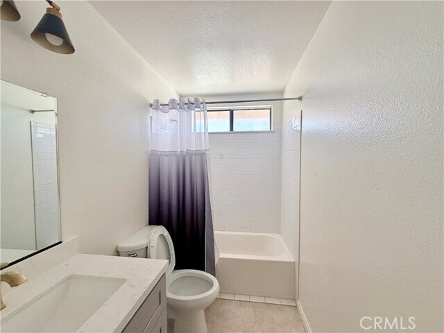 Building Photo - 1360 N Hacienda Dr