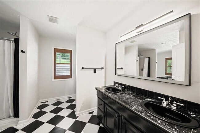 Building Photo - 6340 Reives Rd