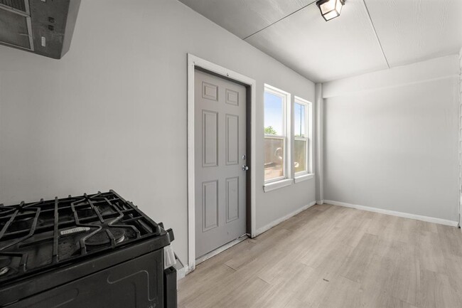 Building Photo - 15603 Eastern Meadowlark Wy