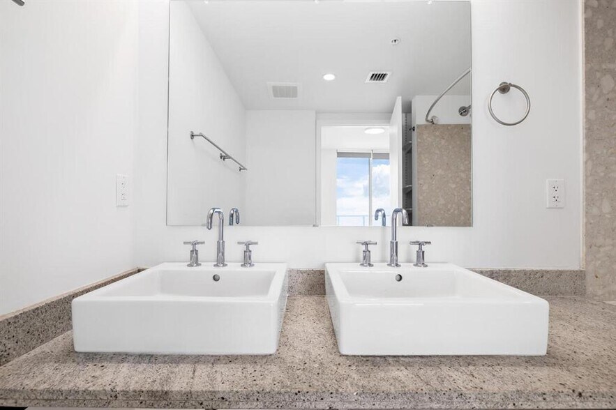 Building Photo - 185 SW 7th St