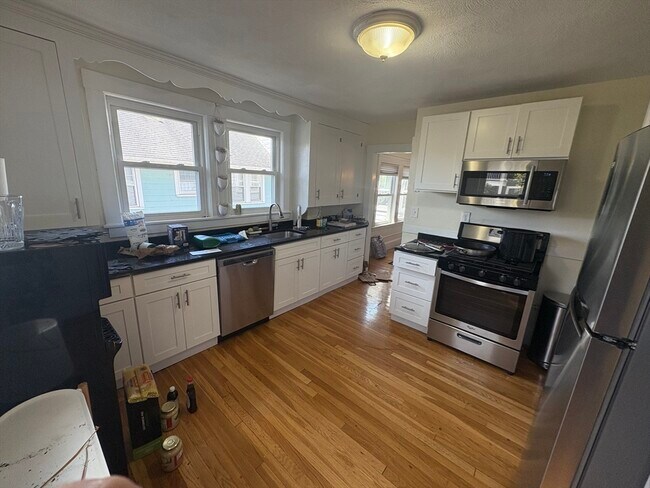 Building Photo - 11 Channing Rd