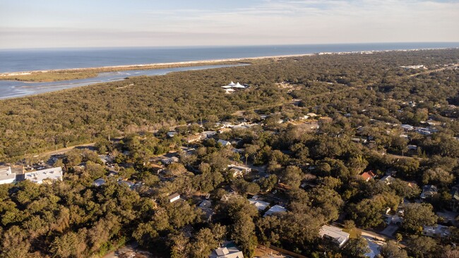 Building Photo - 3/2 Anastasia Island Home