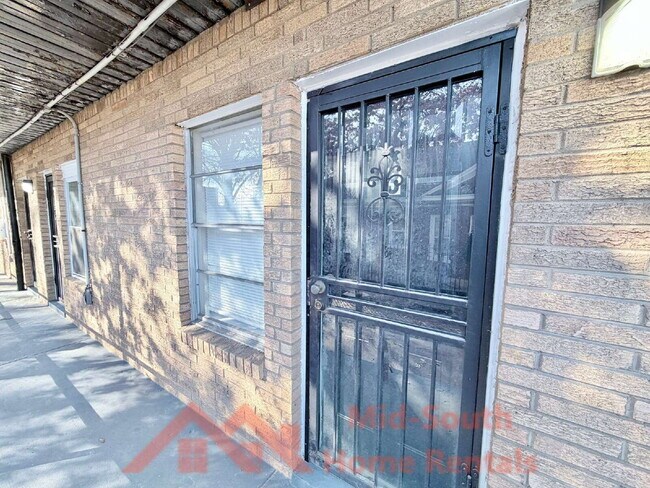 Building Photo - 139 N Claybrook St