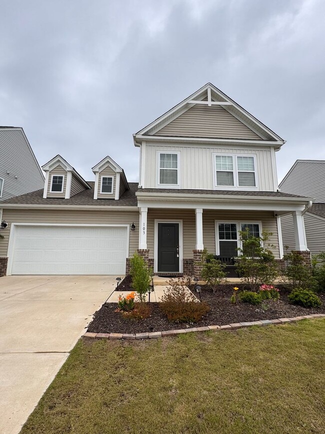 Building Photo - 4BR 2.5Bath Beauty in High Point