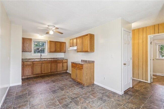 Building Photo - 1254 Welsh Ave