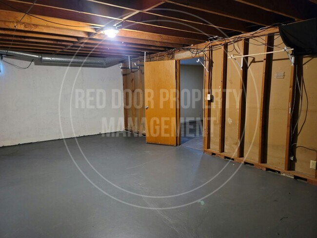 Building Photo - 1332 Farmstead St