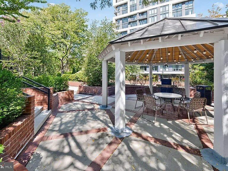 Building Photo - 7500 Woodmont Ave