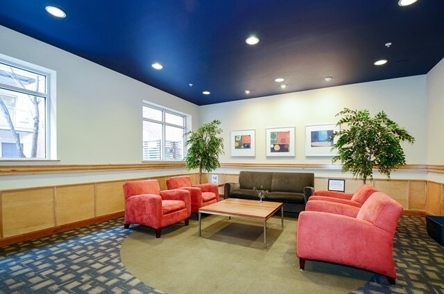 Building Photo - 1210 Chicago Ave