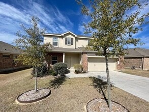 Building Photo - 1001 Hillrose Dr