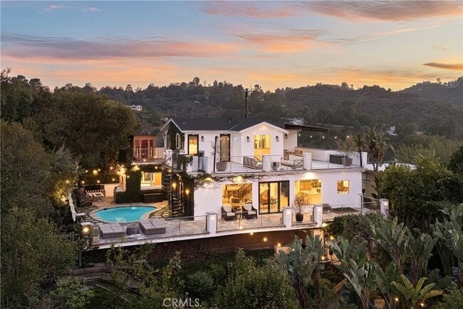 Building Photo - 3642 Alta Mesa Dr