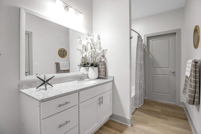 Building Photo - Edgewater East Apartments