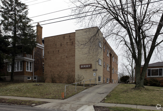 Building Photo - 4105 W 8th St