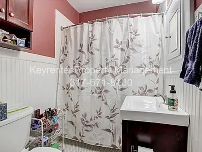 Building Photo - 528 W 43rd St