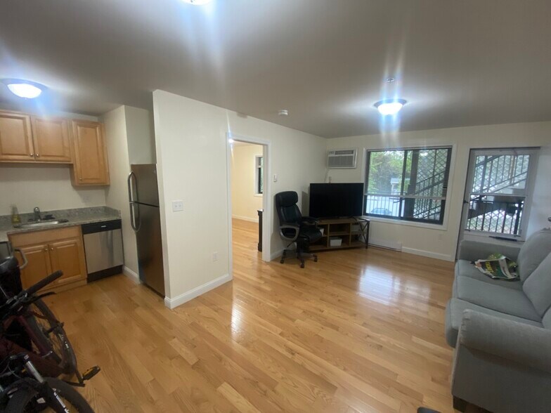 Building Photo - 10 Arizona Ter