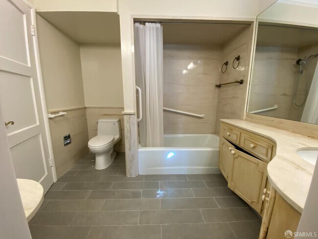 Building Photo - 60 Westdale Ave