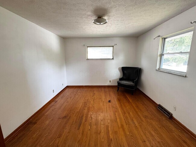Building Photo - 4687 Julian Dr