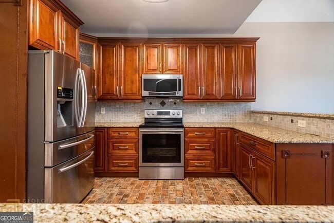 Building Photo - 225 Heritage Lake Dr