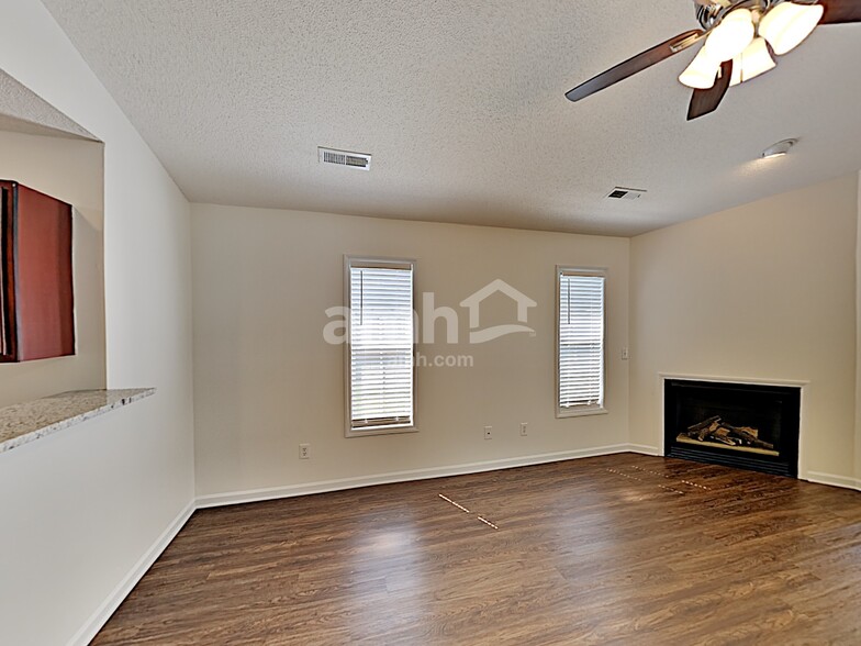 Building Photo - 106 Charlotte Ct