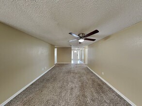 Building Photo - 2809 Cedaridge Dr