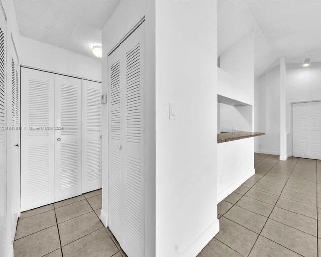 Building Photo - 15770 SW 106th Terrace