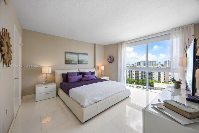 Building Photo - 250 Sunny Isles Blvd