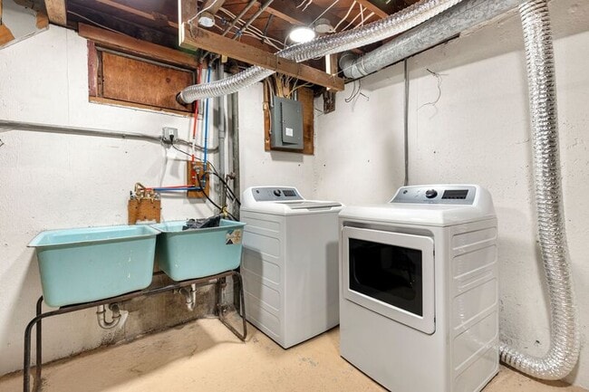 Building Photo - 8606 N Seward Ave