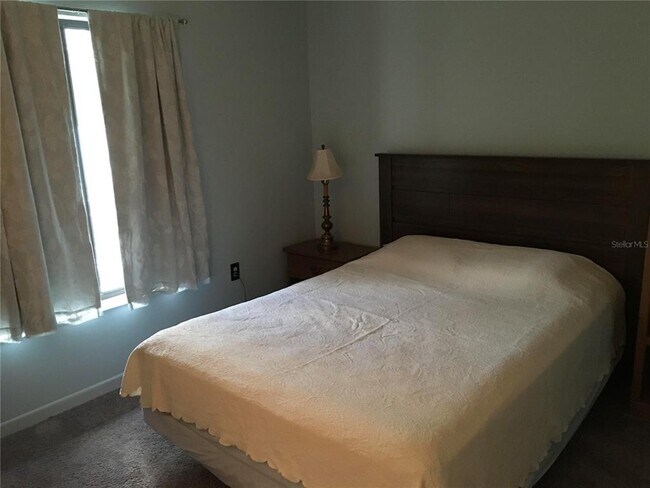 Building Photo - 2655 Pine Ridge Way N