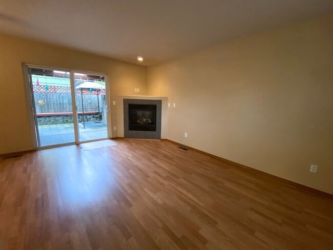Building Photo - Great Duplex Unit with Attached Garage, Covered Patio, and Two Primary Suites