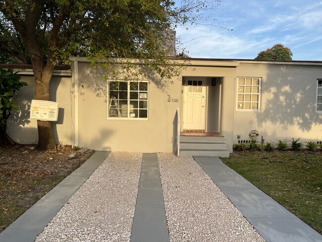 Primary Photo - 1101 SW 25th Ave