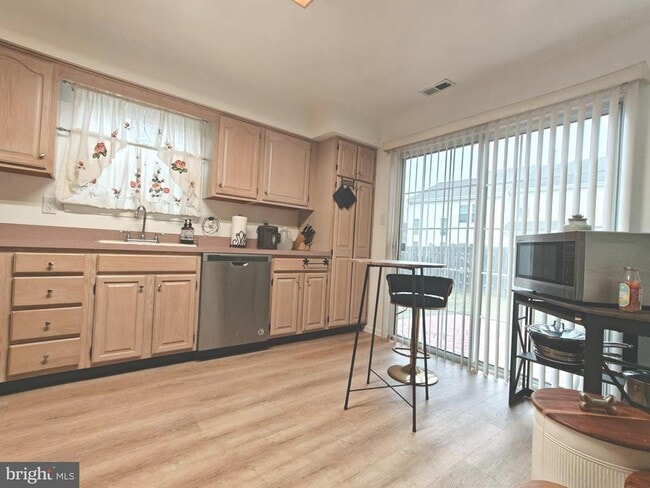 Building Photo - 38 Elkington Dr