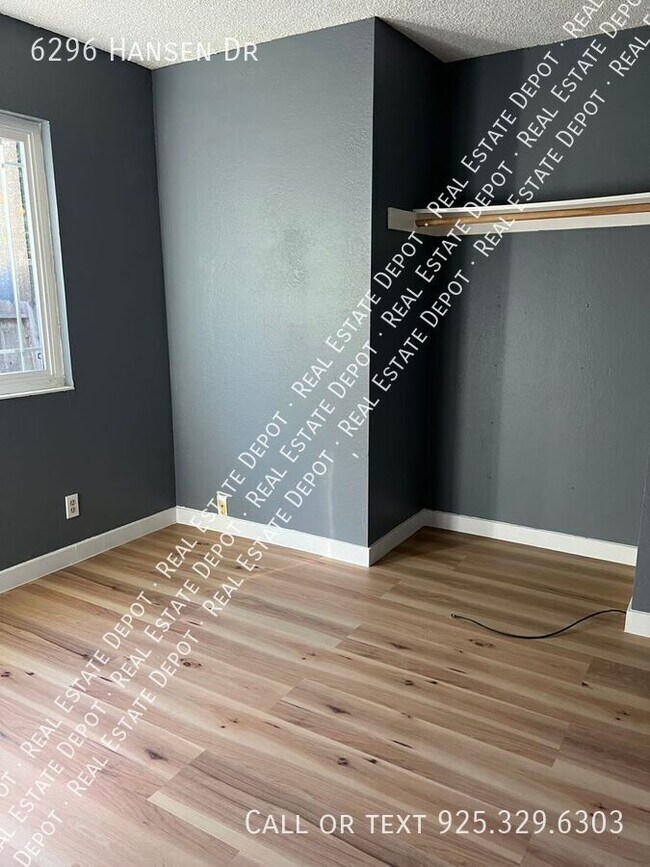 Building Photo - 6296 Hansen Dr