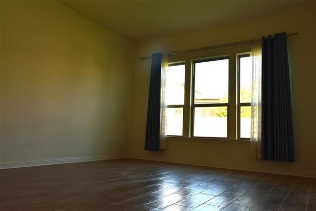 Building Photo - 6725 Denia Dr