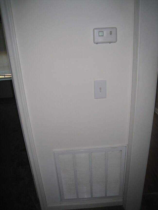 Building Photo - Cozy Condo