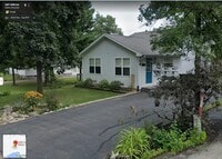 Building Photo - Beautiful Home next to Paddock Lake (3BR/1...