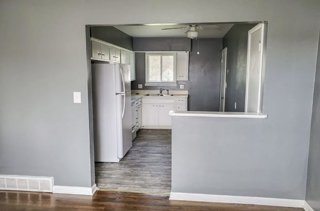 Building Photo - Beautiful Mission Duplex — Hardwood Floors...