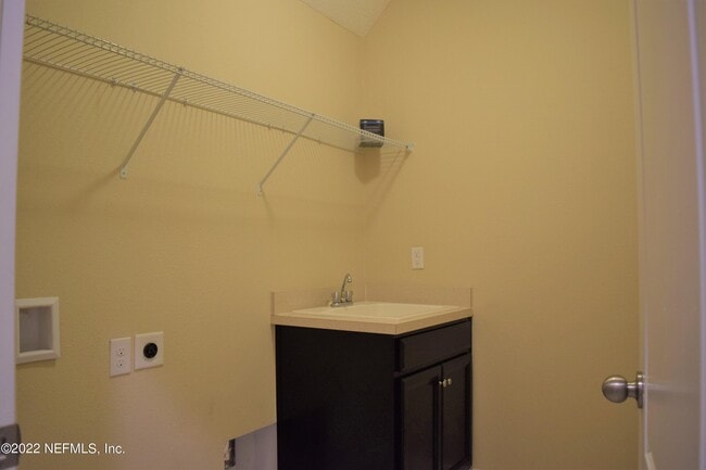 Building Photo - 15849 Tisons Blf Rd
