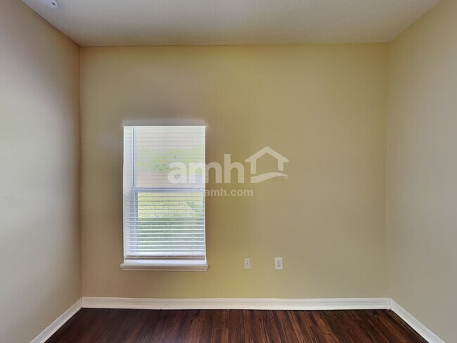 Building Photo - 3112 Dasha Palm Dr