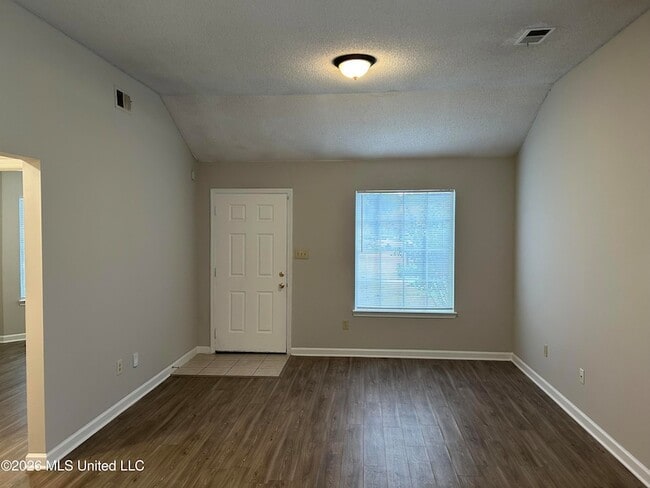 Building Photo - 2900 Brachton Cove W