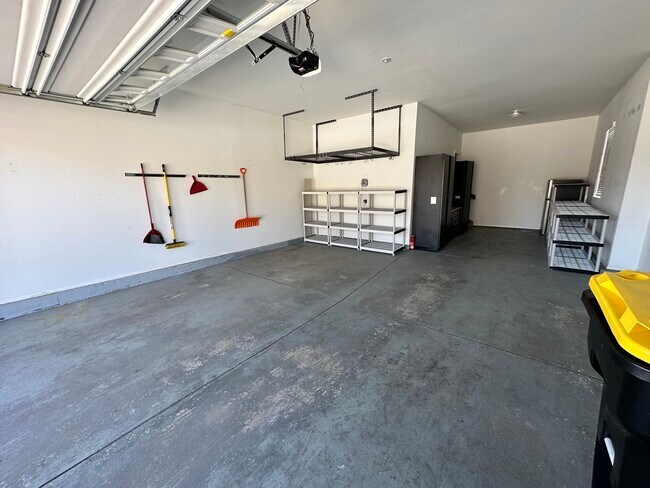 Building Photo - 17451 Leisure Lake Dr