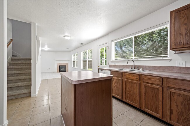 Building Photo - 5019 Woodland Meadows Ln