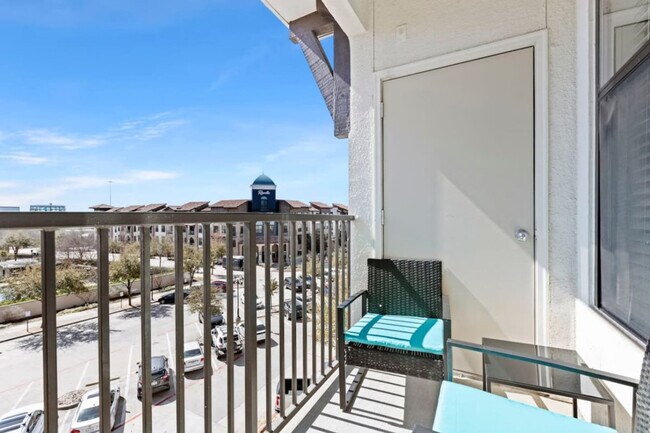 Building Photo - 5250 Town and Country Blvd