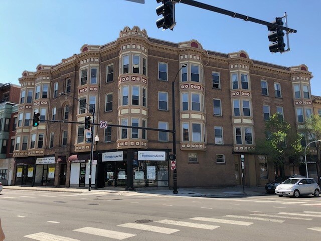 Primary Photo - 911 W School St